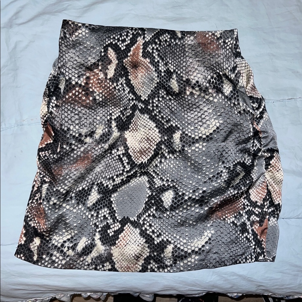 Windsor Black and Gray Snake Print Skirt